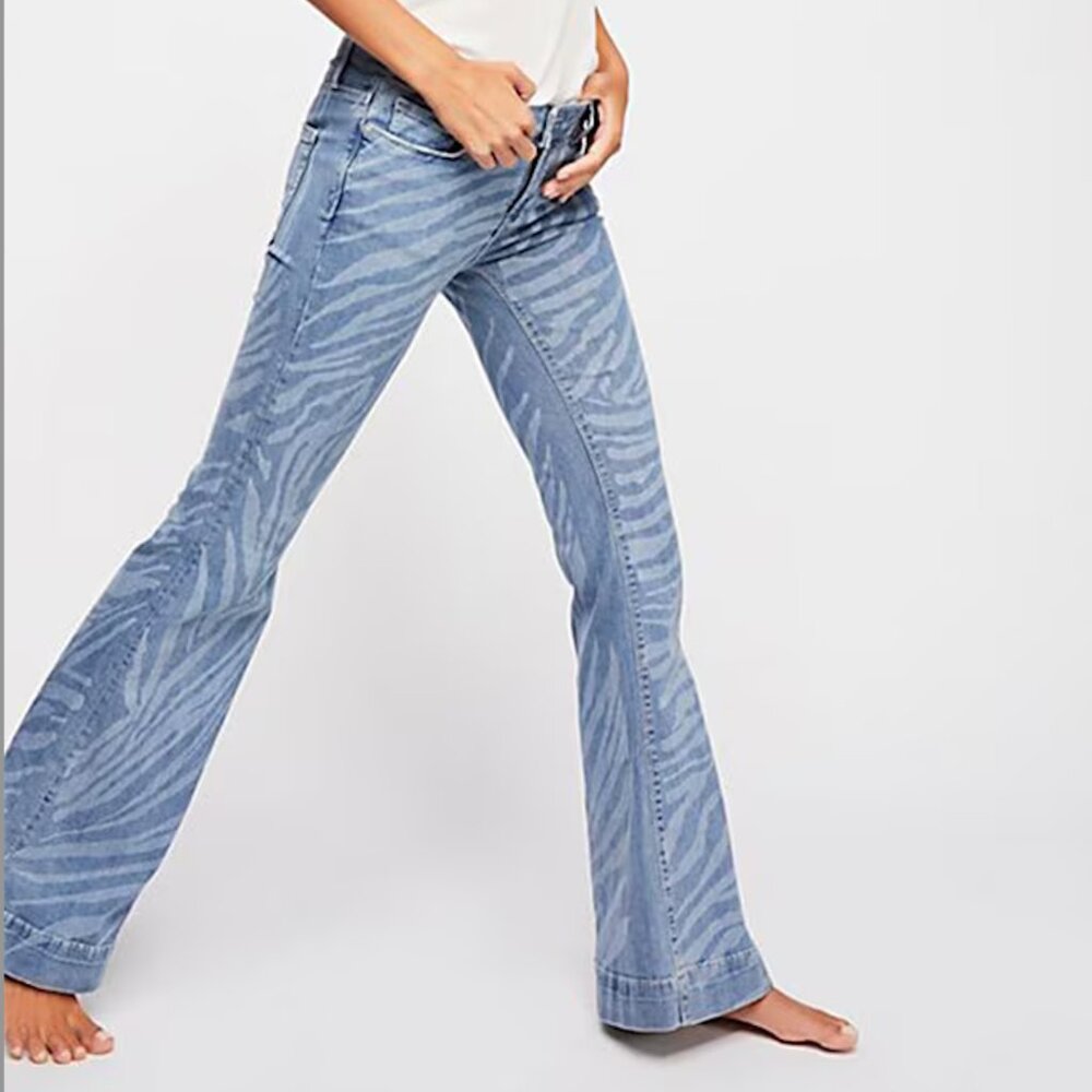 Free People Low Tide Blue White Zebra Stripe Flare Jeans Size 25